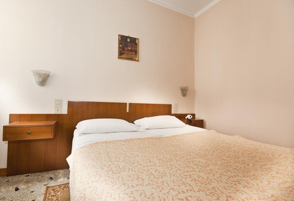 Hotel San Fantin Венеция Стая снимка