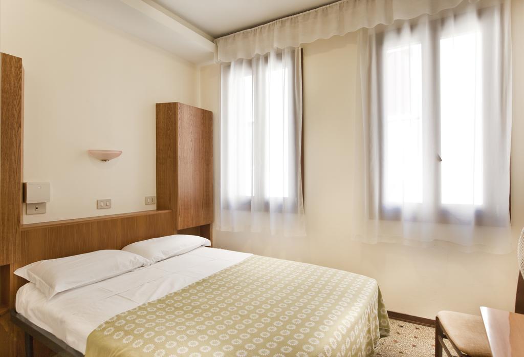 Hotel San Fantin Венеция Стая снимка