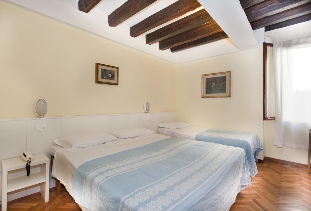 Hotel San Fantin Венеция Стая снимка